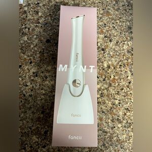 New MYNT fancii mani pedi set with UV dryer